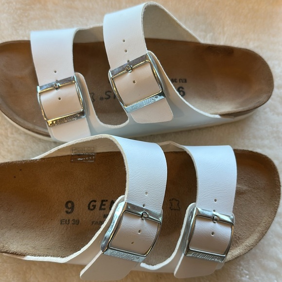 Genuine slip ons - Picture 2 of 7